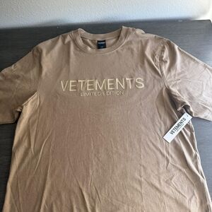 Vetements Men's Limited Edition Taupe Brown Logo Short Sleeve Tee
